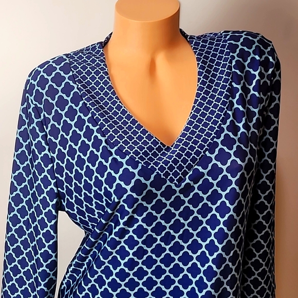 Charlie Paige Tunic V-neck Midi Dress - Picture 3 of 14